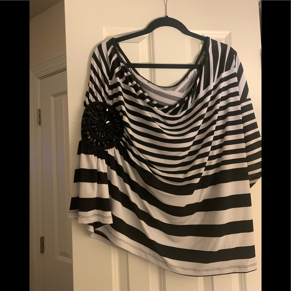 Black Off the Shoulder(Right Side) Blouse